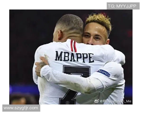 卡拉巴克与地拉拿柏迪辛尼的精彩对决揭示足球战术与团队合作的魅力